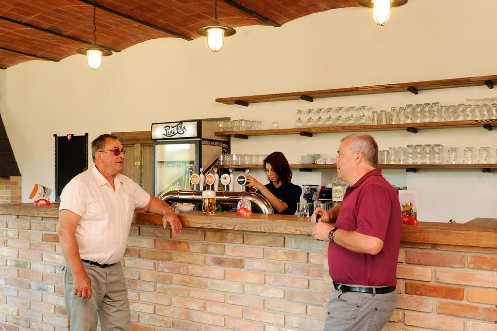 Ranc Milovice Hotel Milovice  Luaran gambar