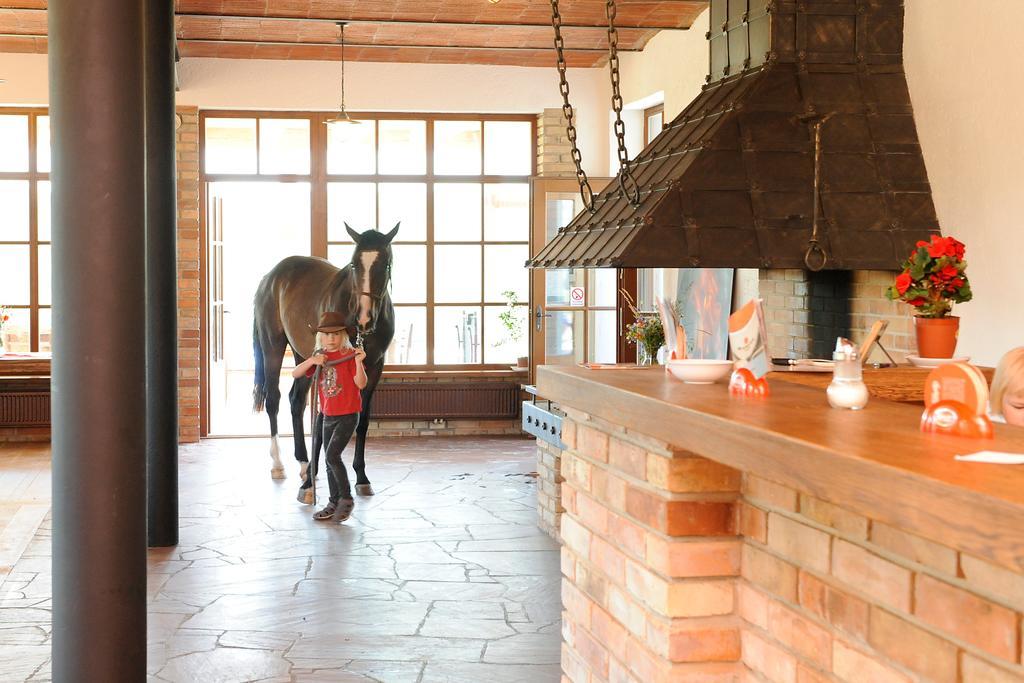 Ranc Milovice Hotel Milovice  Luaran gambar